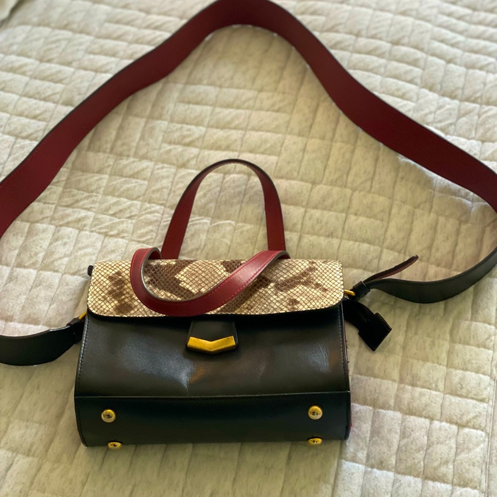 Small bag. Vittoria Napoli -brand. Genuine Leather.